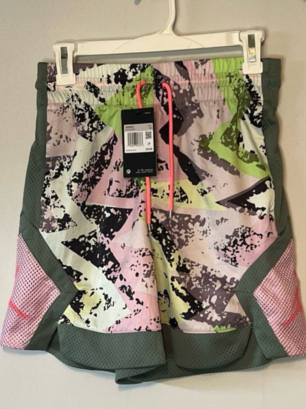 New W/T Womens NIKE Michael Jordan JUMPMAN LOGO Loose Fit Shorts Size XS.
